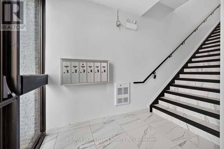 Property Photo:  48 King Street East 206  ON K6V 1B1 