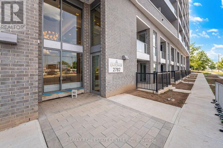 Property Photo: 2782 Barton Street East 1608 ON L8E 0L3