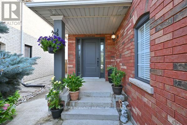 Property Photo:  315 Ellwood Drive West  ON L7E 2G9 