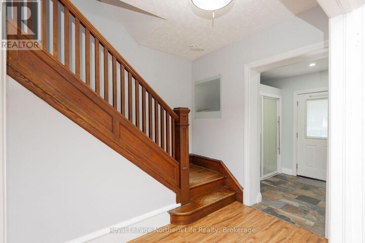 Property Photo:  583 Wyld Street  ON P1B 1Z8 