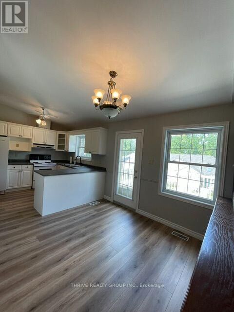 Property Photo: 199 Talbot Street West D ON N5H 1J9