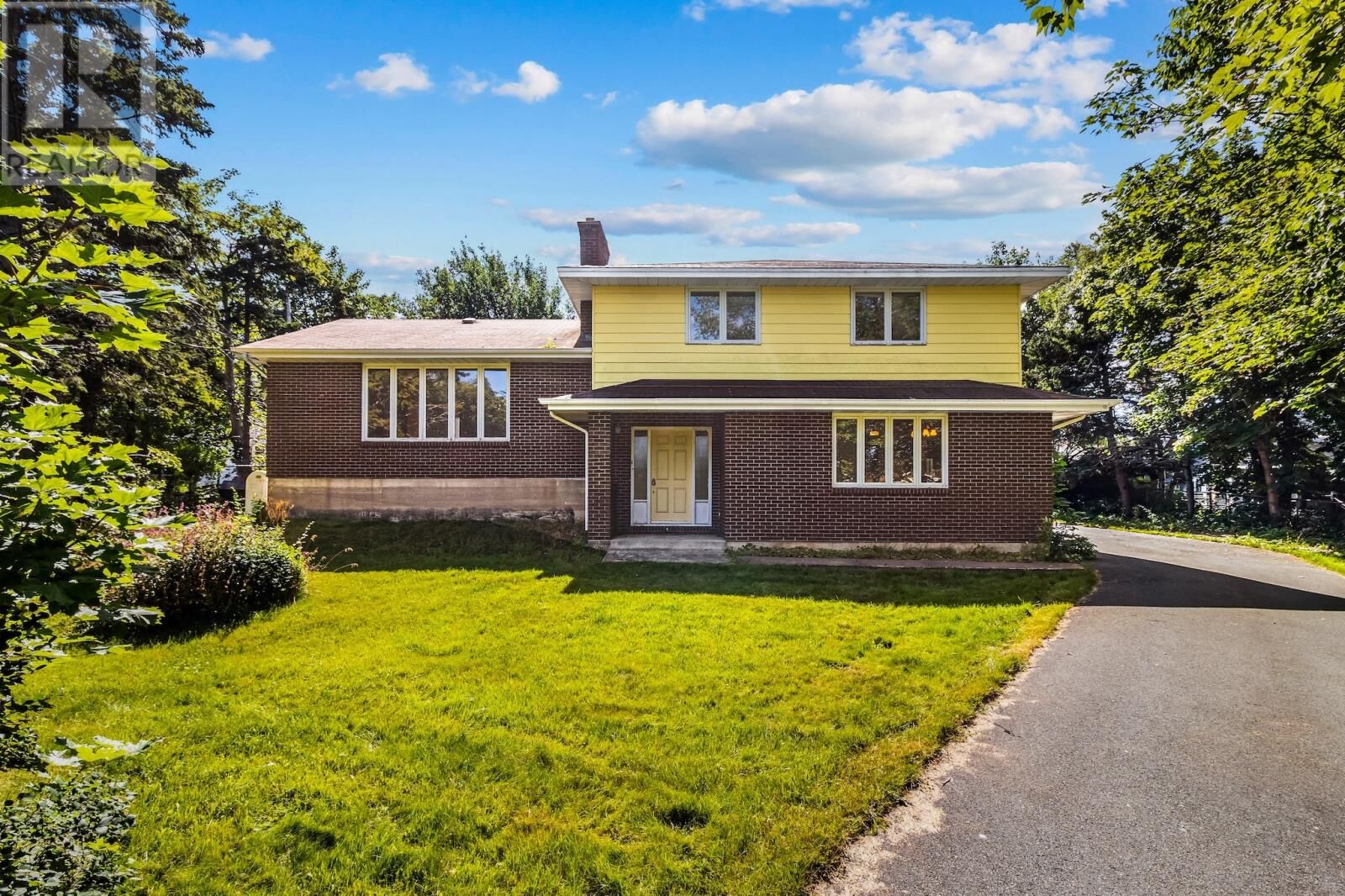 Property Photo: 13 Haleys Place NL A1W 5L8