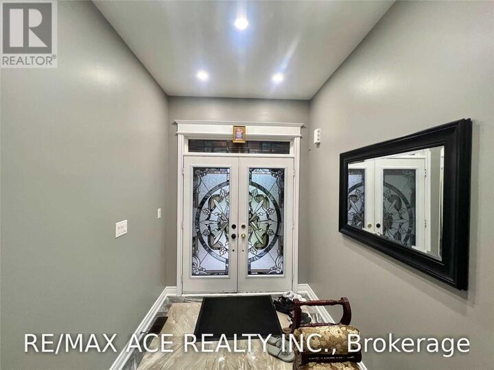 Property Photo:  73 Birch Tree Trail Upper  ON L6P 3V5 