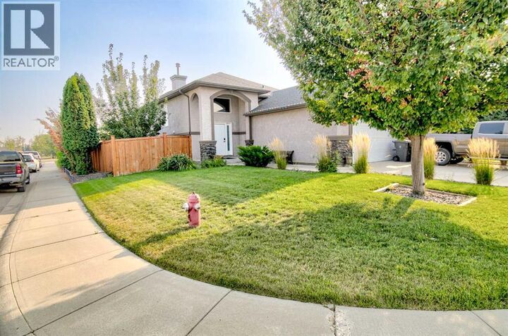Property Photo: 544 Couleesprings Crescent South AB T1K 5R3