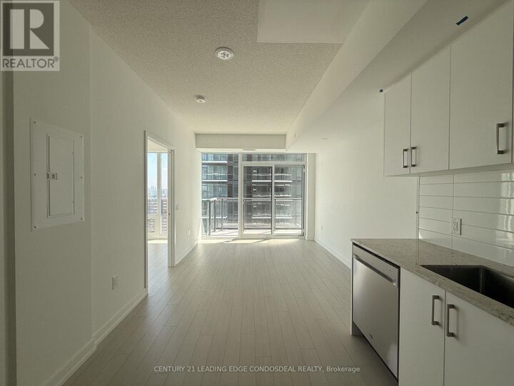 Property Photo:  4010 Eglinton Avenue West 1605  ON M9A 0G5 
