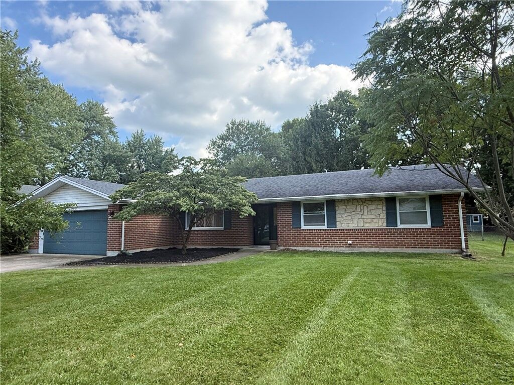 Property Photo:  1032 Hyde Park Drive  OH 45429 