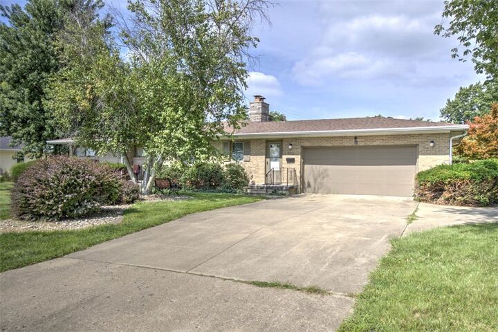 Property Photo:  333 N Country Club Road  IL 62521 