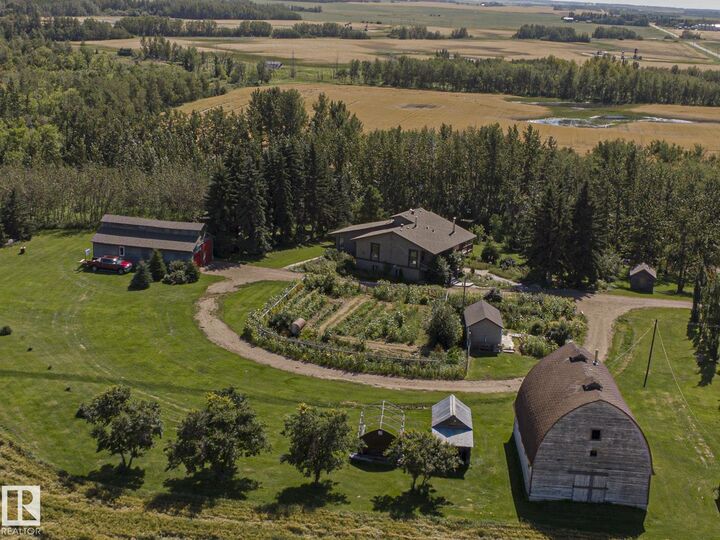 Property Photo: 55257 Rge Rd 212 AB T8L 4A9