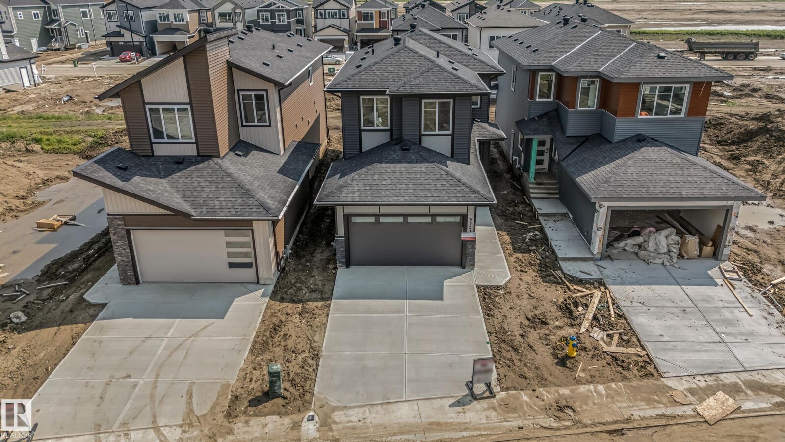 Property Photo: 4647 17 Avenue SW AB T6X 3N1