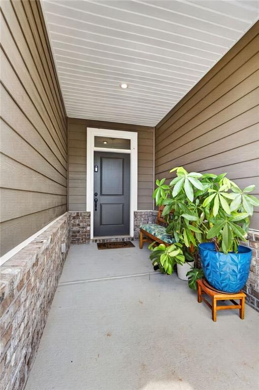 Property Photo:  1173 Burlington Court  GA 30253 