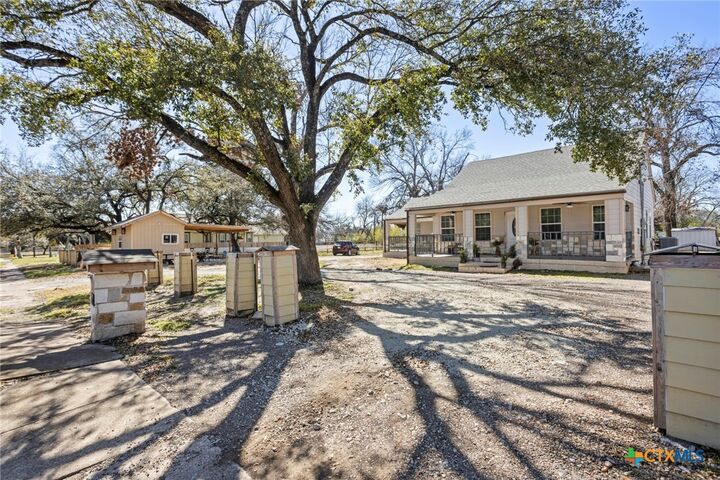 Property Photo:  811 Ward Street  TX 76661 
