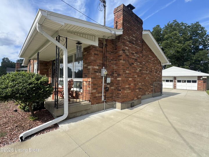 Property Photo:  7317 Ridan Way  KY 40214 