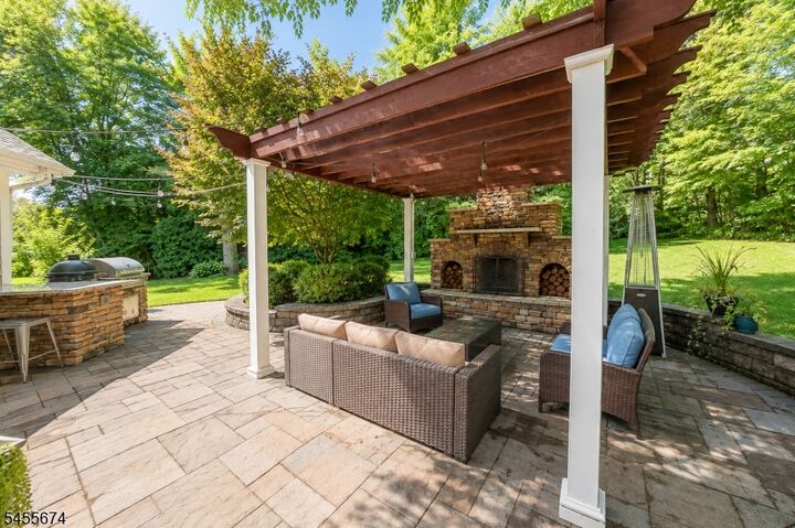 Property Photo:  152 Hillside Ave  NJ 07928 