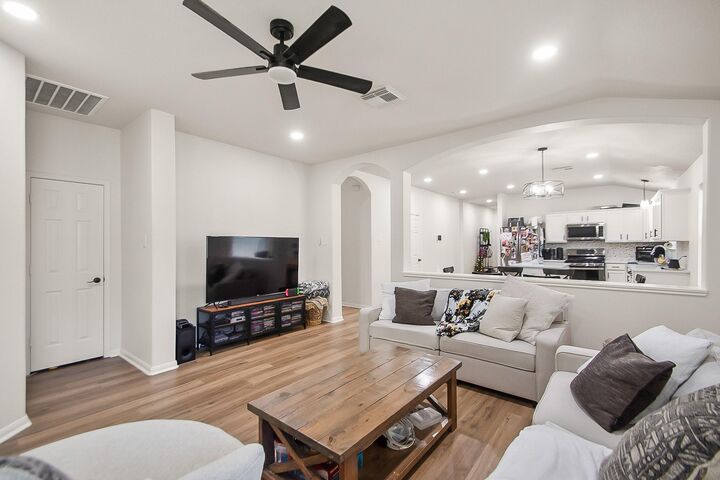 Property Photo:  6853 Arbor Hollow Lane  TX 77539 