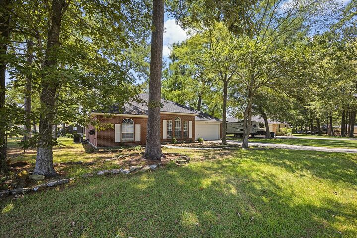 Property Photo: 3115 Lake Breeze Lane TX 77532