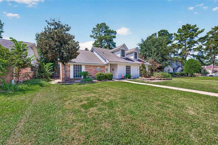 Property Photo:  8215 Schaffer Ln  TX 77070 