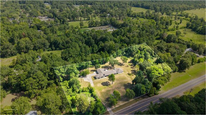 Property Photo:  406 E Second Street  TX 75939 