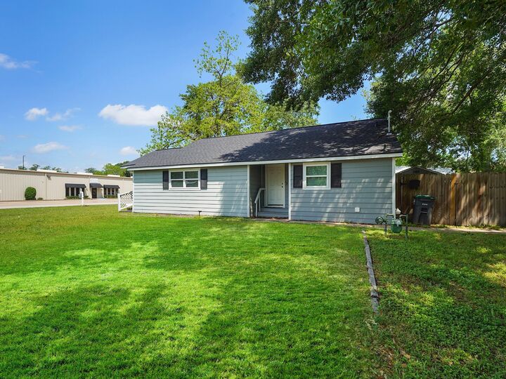 Property Photo: 111 Holderrieth Boulevard TX 77375