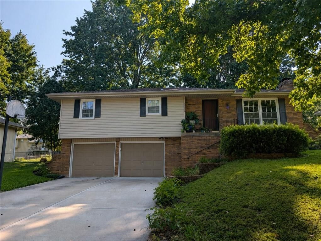 Property Photo: 7317 NW 77th Terrace MO 64152