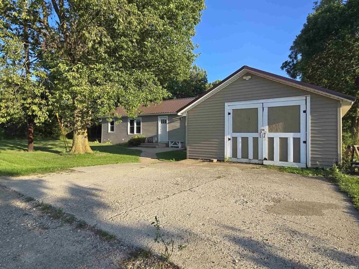 Property Photo:  4010 E 600 N Road  IN 46723 