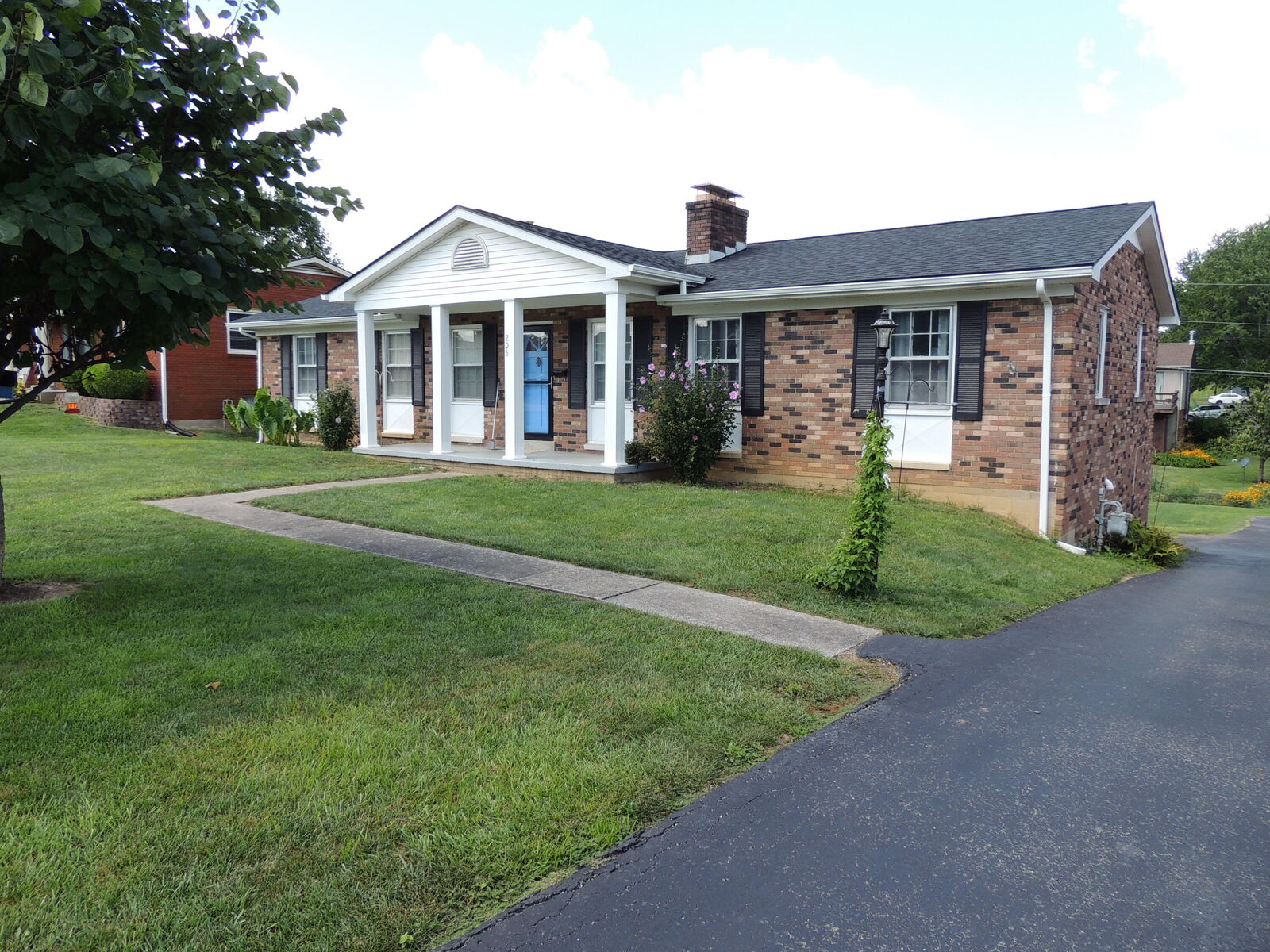 Property Photo:  206 Bellwood Court  KY 40601 