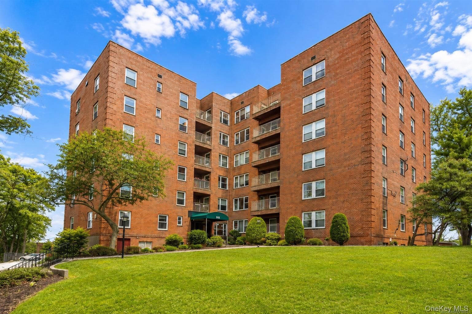 Property Photo: 555 Broadway 1I NY 10706