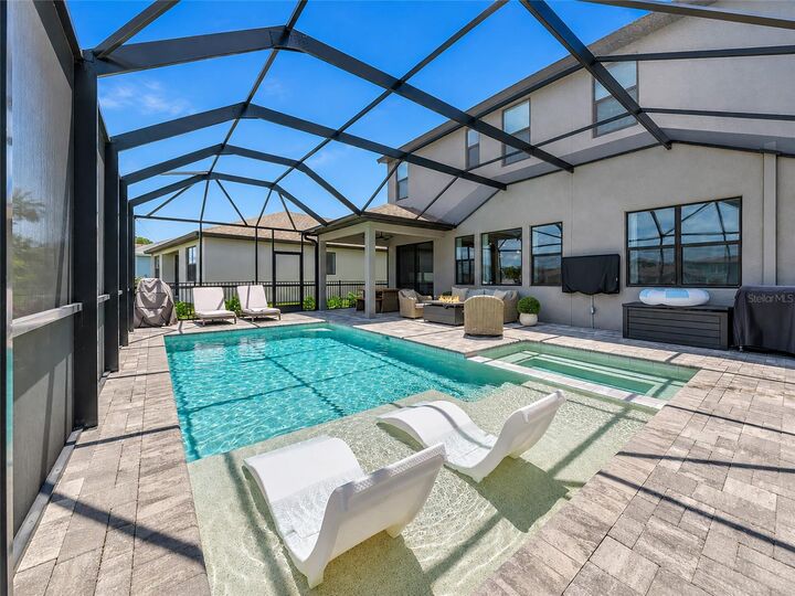 Property Photo:  8736 Windlass Cove  FL 34219 