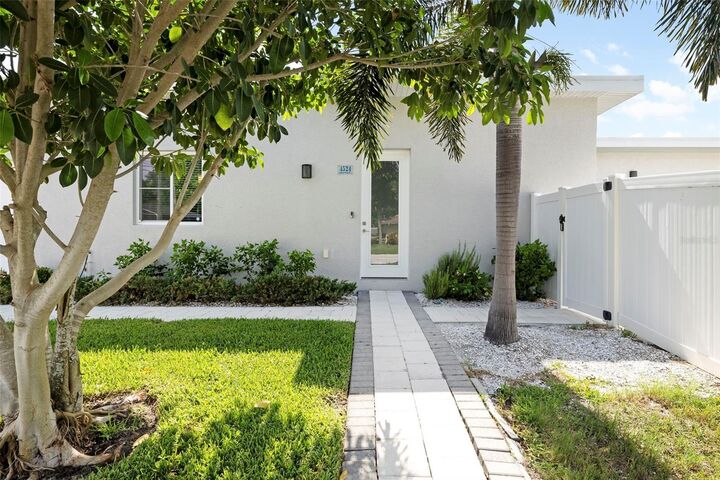 Property Photo:  4524 Riverwood Avenue  FL 34231 