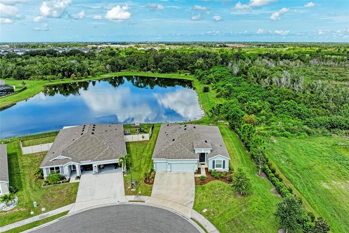 Property Photo:  11007 Tamarack Place  FL 34219 