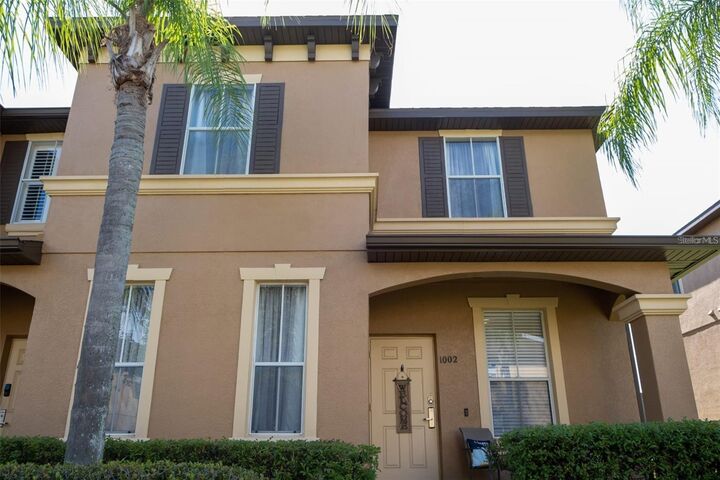 Property Photo: 1002 Calabria Avenue FL 33897