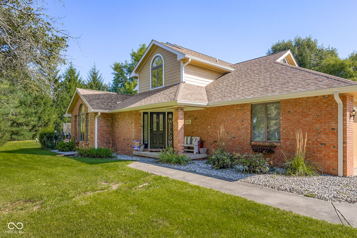 Property Photo: 1001 Butternut Drive IN 47201