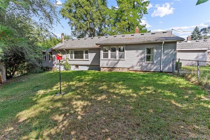 Property Photo:  2550 Loon Lake Road  MI 48393 1654 