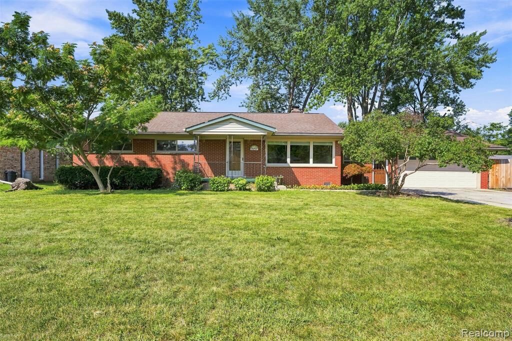 Property Photo:  14370 Helen Street  MI 48195 1973 