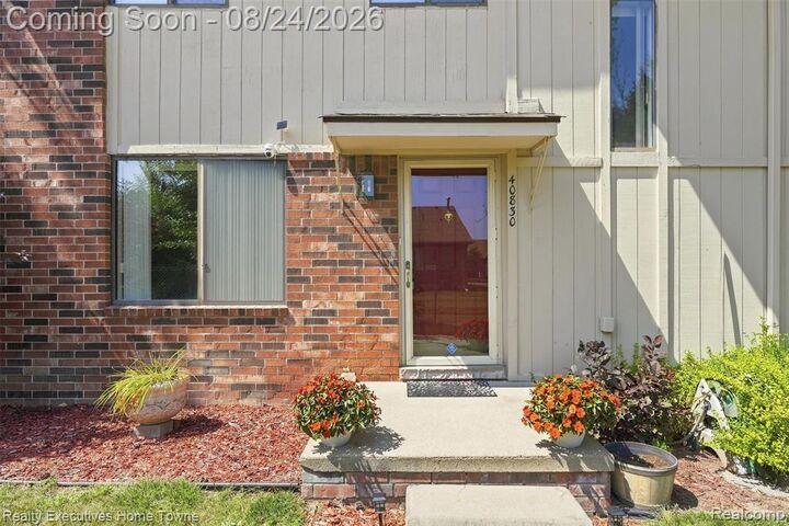 Property Photo:  40830 Highpointe Drive 17  MI 48038 2556 