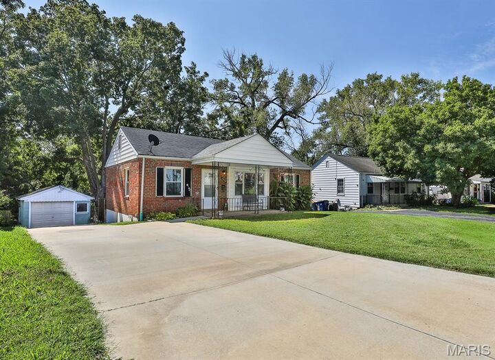 Property Photo:  10600 Saint Xavier Lane  MO 63074 