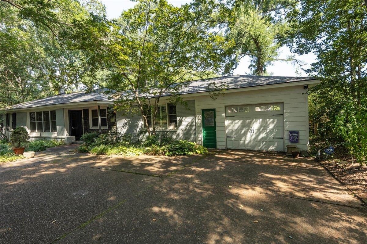 Property Photo:  4910 Cole Rd  TN 38117 