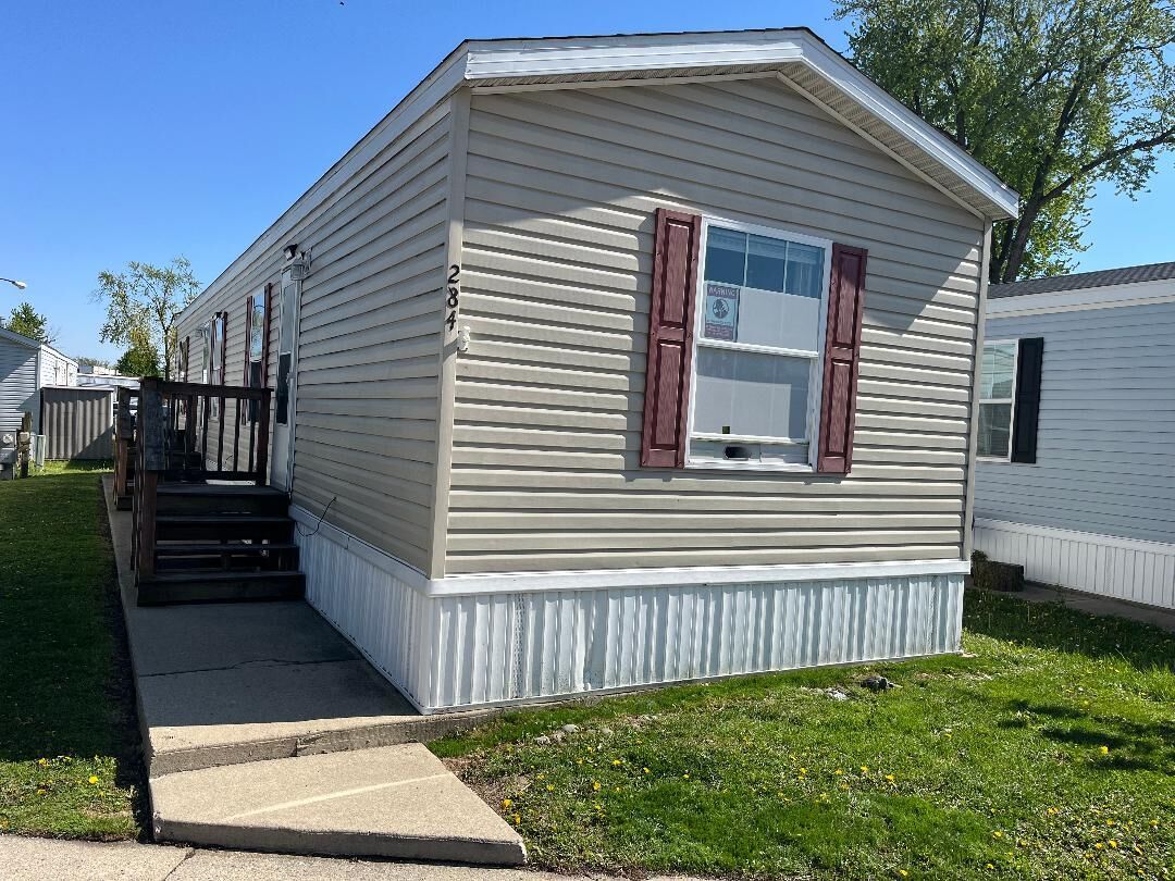 Property Photo: 436 W Touhy Avenue 284 IL 60018
