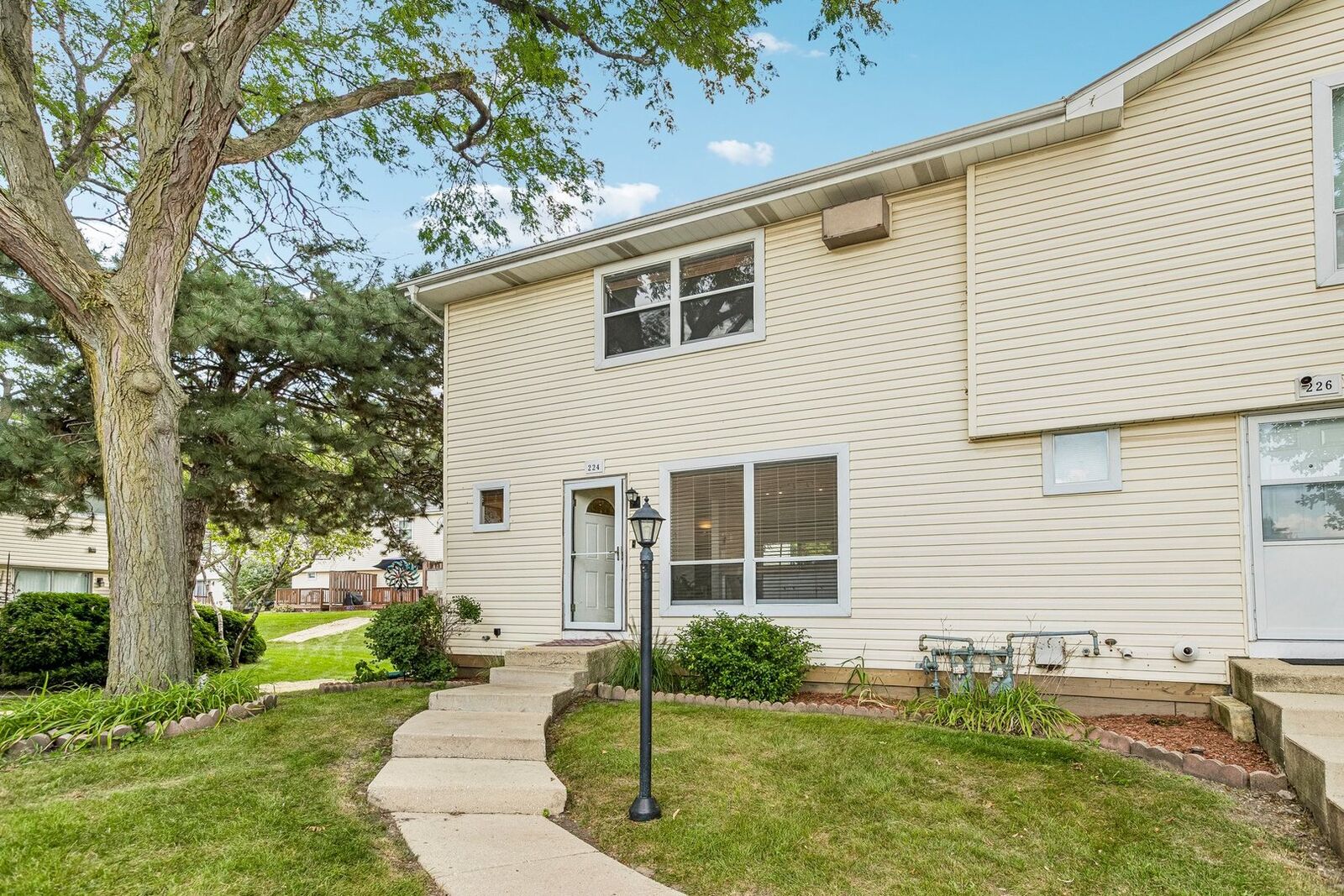 Property Photo: 224 Raintree Court IL 60504