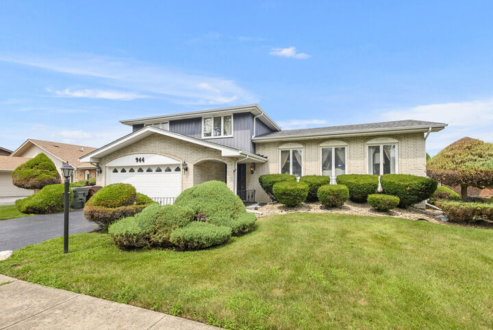Property Photo: 944 E 193rd Place IL 60425