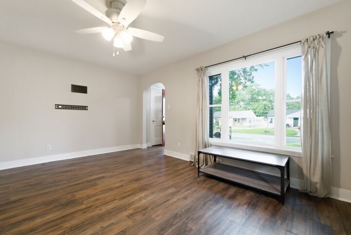 Property Photo: 396 N Blaine Avenue IL 60915
