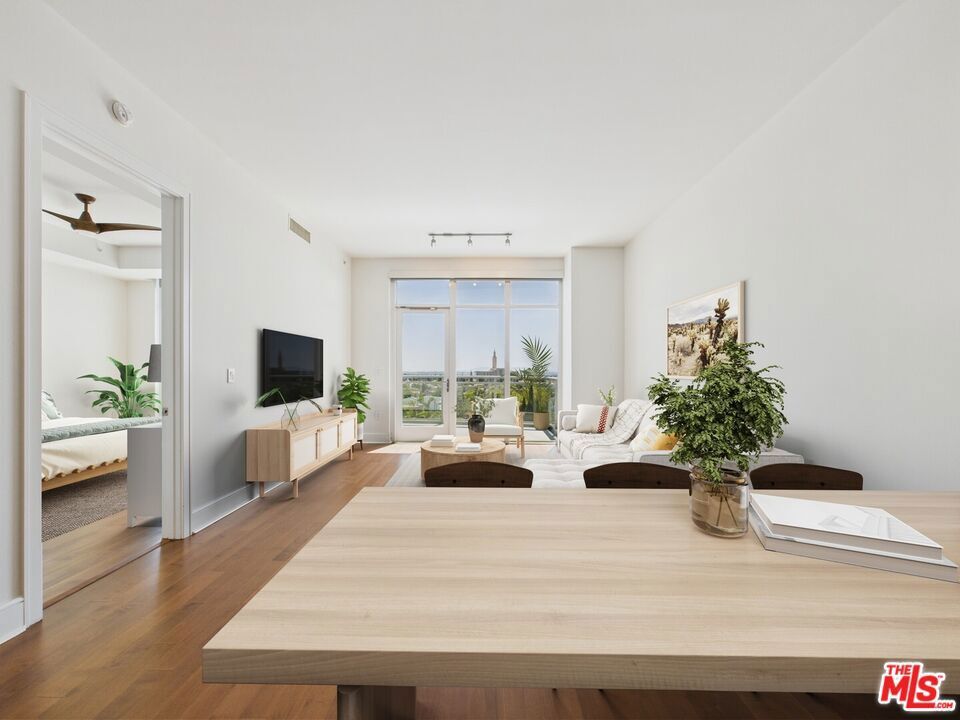 Property Photo:  10700 Wilshire Boulevard 706  CA 90024 