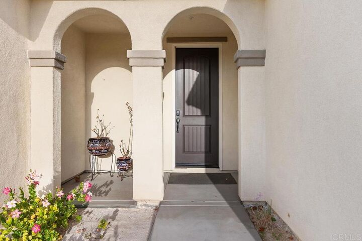 Property Photo:  2514 Blackbird Gln  CA 92029 