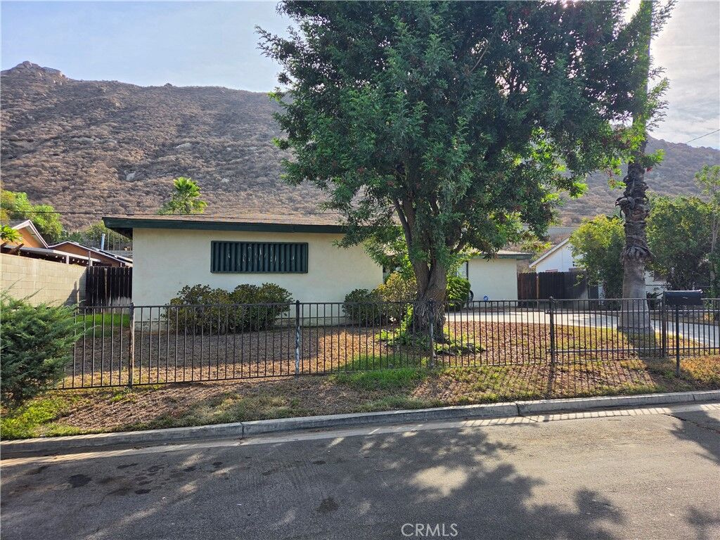 Property Photo:  5901 Paramount Drive  CA 92509 