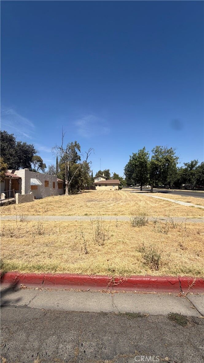 Property Photo:  409 W 25th Street  CA 95340 