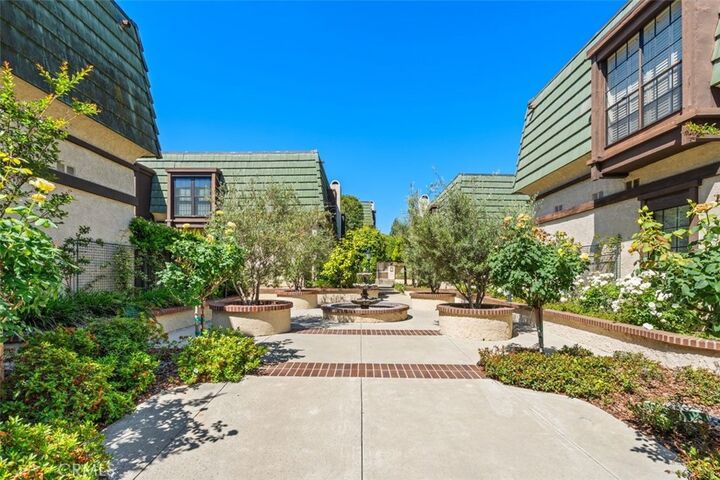 Property Photo:  885 S Orange Grove  CA 91105 