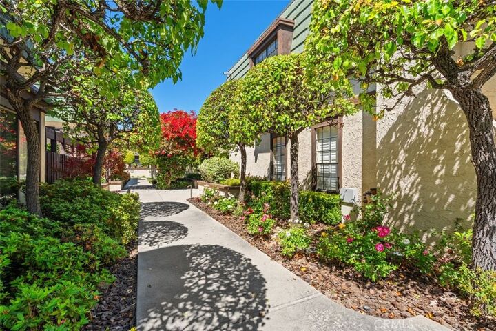 Property Photo:  885 S Orange Grove 2  CA 91105 