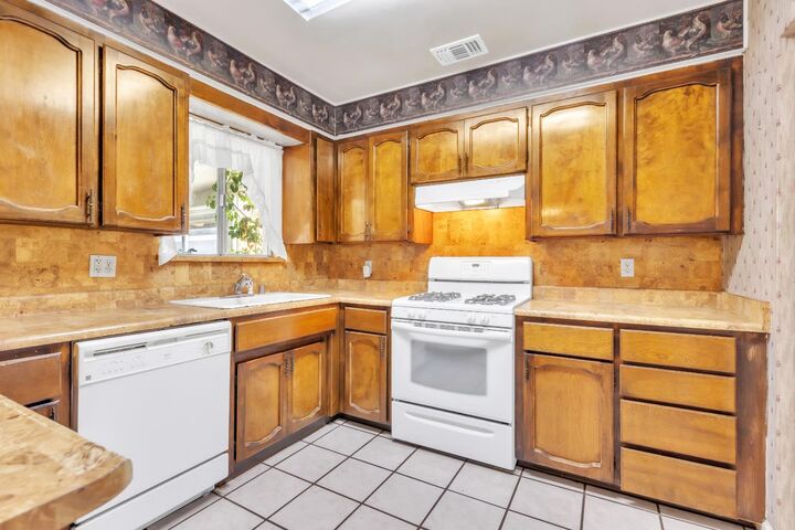 Property Photo: 1901 8th Avenue CA 95961