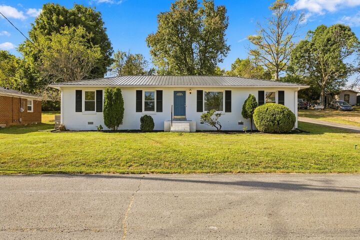 Property Photo: 529 McFerrin St TN 37190