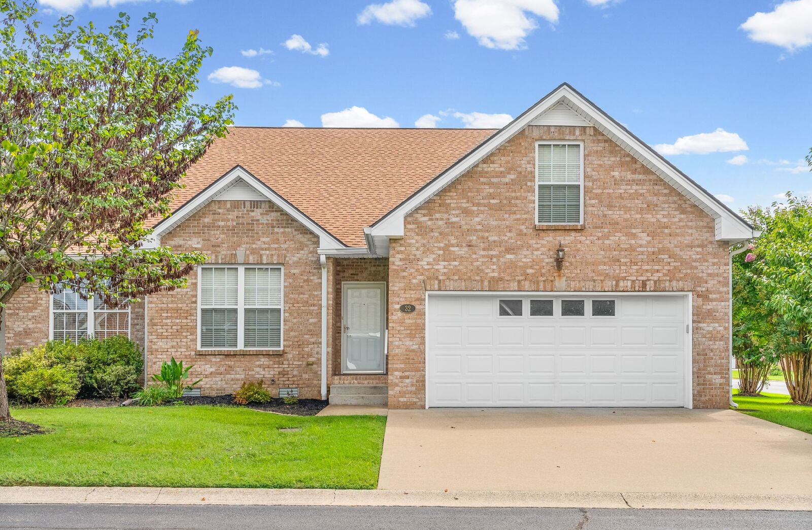 Property Photo:  32 Townsend Way  TN 37043 