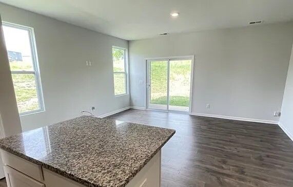Property Photo: 1054 Woodbridge Blvd TN 37090